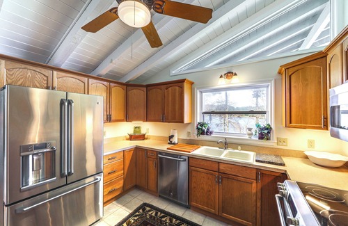 Cullowhee Casa | Mtn-View Home on Lake Glenville w/Dock