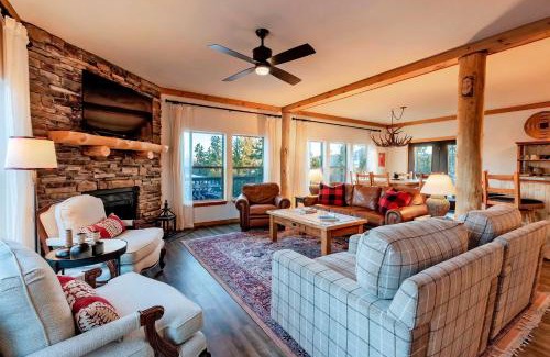Winter Park Highlands Casa | Mtn-View Retreat with Hot Tub in Granby!