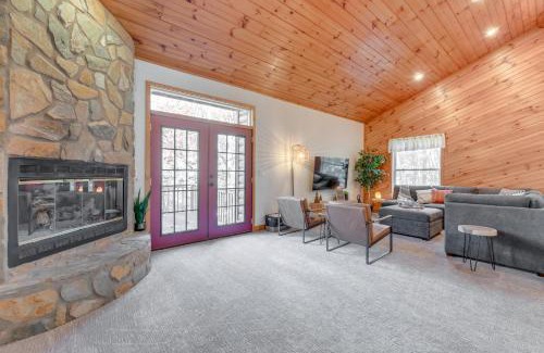 Waynesville Casa | Mtn-View Waynesville Home Near Trout Stocked Creek