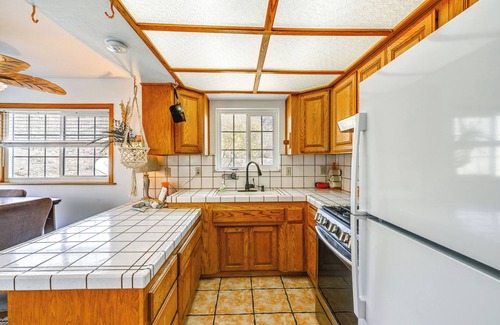 Weldon Casa | Mtn-View Weldon Home: Walk to Pacific Crest Trail
