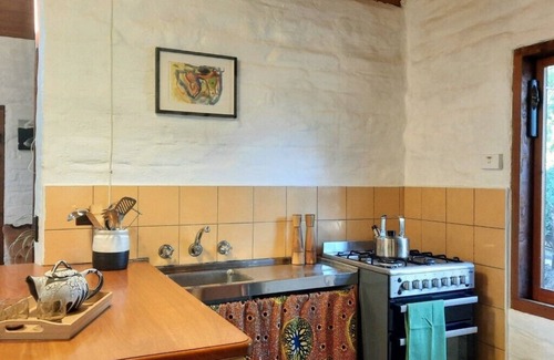 Muckleford South Cabaña | Muckleford Forest Cottage - Bush retreat, wood fire, pizza oven and stunning dam