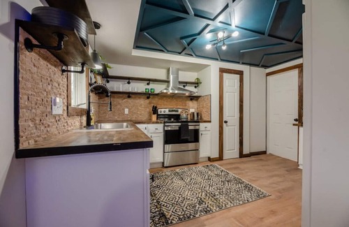 Canandaigua Casa | Mud Creek Lodge .1 mi to Bristol Mountain / Hot Tub / Creek