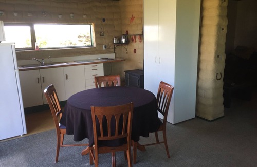 Whirinaki Casa | MUDBRICK BARN MUDENZA VU