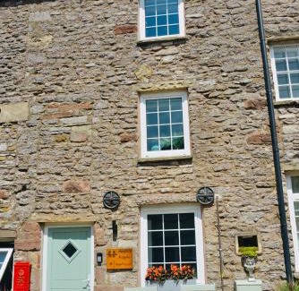 Kirkby Stephen Casa | Muddy Boots-Arcade Royale