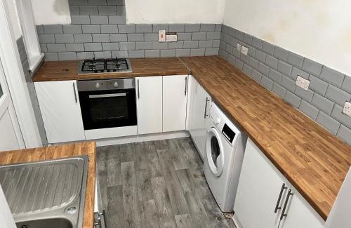 Goodmayes Apartamento | MUGHAL HOUSE GROUND FLOOR PRIVATE 2Bed APARTMENT & FREE PARKING