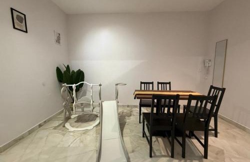 Teluk Intan Casa | Muji Homestay, 4 bedrooms, Few mins To Lean Tower by Mr Homestay