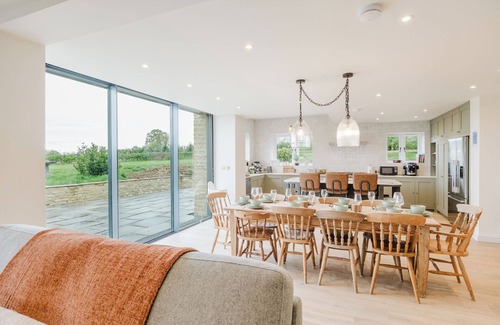 Malmesbury Casa | Mulberry Cottage 5BD in Wiltshire