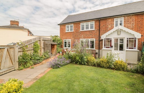 Hadleigh Cabaña | Mulberry Cottage, HADLEIGH