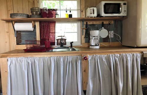 Warren County Cabaña | Mulberry Cottage Farm-Stay