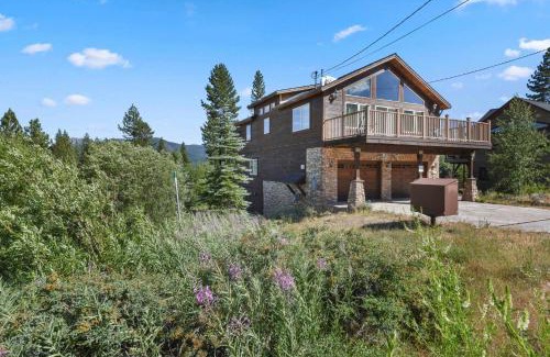 Mountain View Estates Casa | Mule Meadows - Classy Split level South Tahoe home