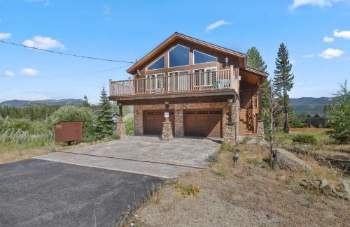 Mountain View Estates Casa | Mule Meadows - Classy Split level South Tahoe home