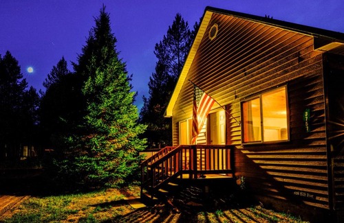 Island Park Casa | Muley Hollow by KABINO Fire Pit Grill SmartTV WiFi Washer Dryer