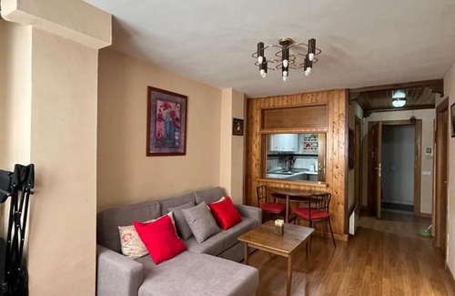 Pradollano Apartamento | MULEYHACEN CON VISTAS Y GARAJE