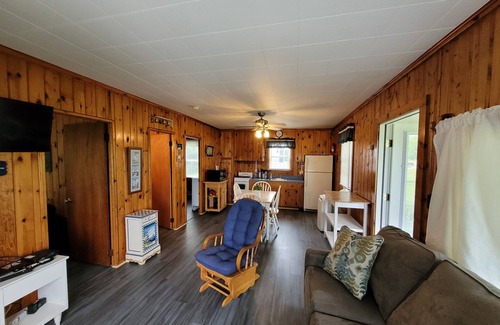 Mullett Lake Cabaña | Mullett Lake Gem 2-bedroom cottage on the water in Cheboygan with AC