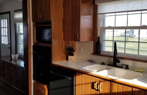 Bay View Casa | Multi-generation 1st fl Primary, close to Ohio's Vacaland attractions, fishing