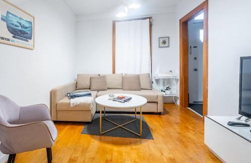 Christie Pits Casa | Multi-level Townhome Close to Christie Pits Park