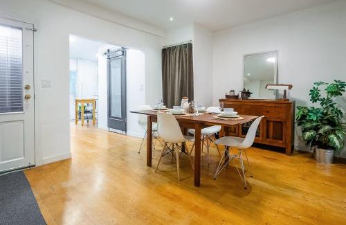 Christie Pits Casa | Multi-level Townhome Close to Christie Pits Park
