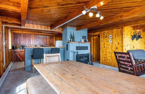 Mayfield Casa | Multi-unit with lake access
