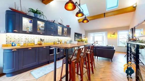 Mumbles Apartamento | Mumbles Cottage & Stunning Ocean Views - Sleeps 4