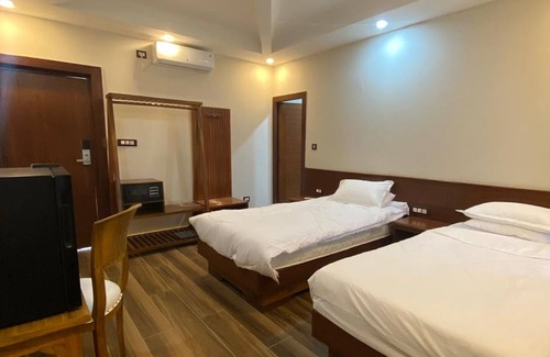 Chitwan District Complejo | Munal & Mayur Medical Wellness Retreat