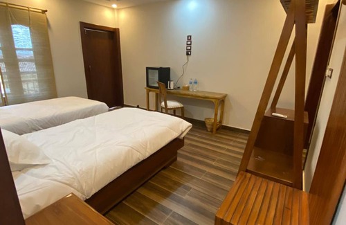 Chitwan District Complejo | Munal & Mayur Medical Wellness Retreat