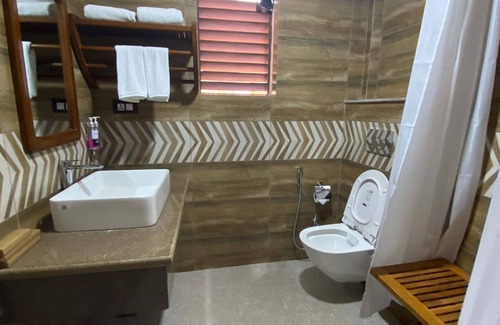 Chitwan District Complejo | Munal & Mayur Medical Wellness Retreat