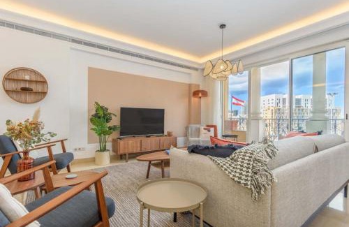 Gemmayzeh Apartamento | Mundo - Exquisite 2-BR W Balcony at Saifi Village