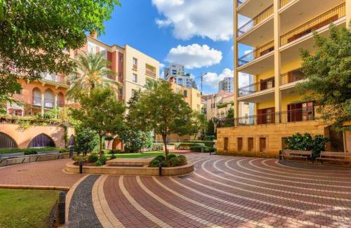 Gemmayzeh Apartamento | Mundo - Exquisite 2-BR W Balcony at Saifi Village