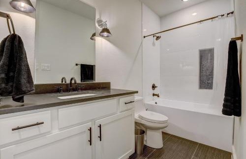 West Dallas Villa | Munice at Trinity Grove
