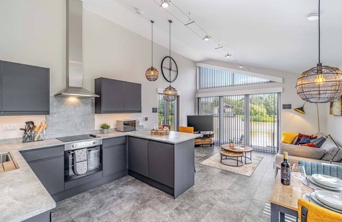 Frampton Chalet De Esquí | Muntjak Lakeside Lodge