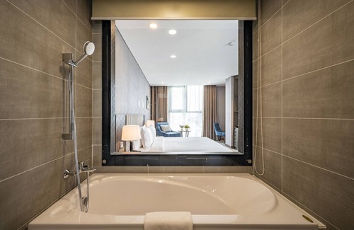 Phu Nhuan Hotel | Muong Thanh Luxury Saigon Hotel