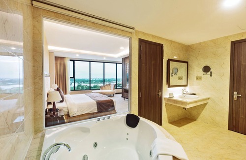 Ninh Kieu Hotel | Muong Thanh Luxury Can Tho Hotel