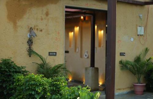 Kasrawad Villa | Mura Yoga Villa