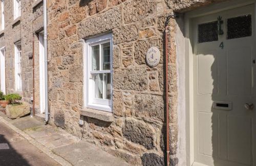 Mousehole Casa | Mural Cottage