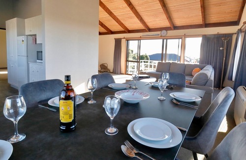 Te Anau Cabaña | Murchison Mount View - Te Anau Holiday Home