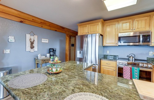 Murphy Cabina | Murphy Cabin w/ Fire Pit & Mountain Views!