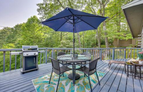 Unaka Casa | Murphy Cabin with Views Less Than 1 Mi to Hiwassee Lake!