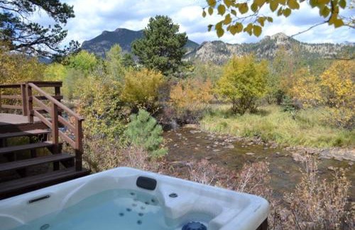 Estes Park Casa | Murphy's Riverside Cottage