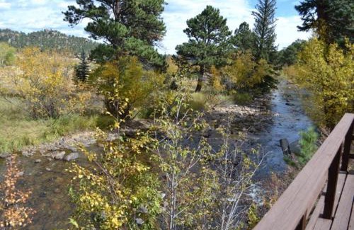 Estes Park Casa | Murphy's Riverside Cottage