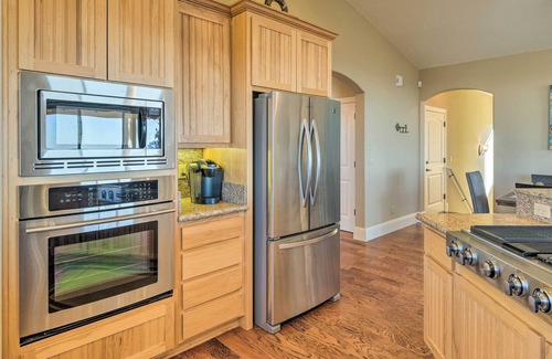 Forest Meadows Casa | Murphys Retreat w/ 'Canyon' Views & Game Room