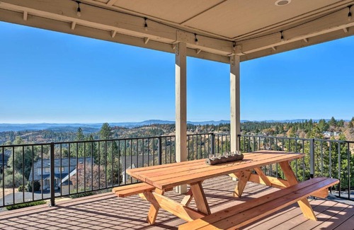 Forest Meadows Casa | Murphys Retreat with Canyon Views and Game Room