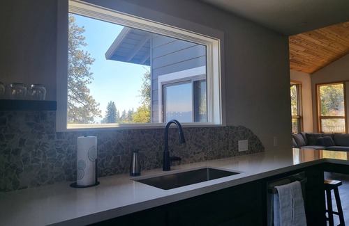 Forest Meadows Casa | Murphys Sunrise Cottage private and peaceful with breathtaking views.
