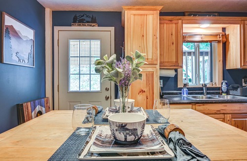 Almo Cabina | Murray Cabin w/ Hot Tub: Walk to Kentucky Lake!