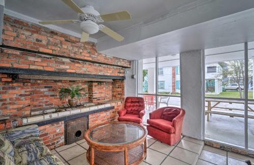 Garden City Apartamento | Murrells Inlet Upstairs Unit 1 Block to Beach!