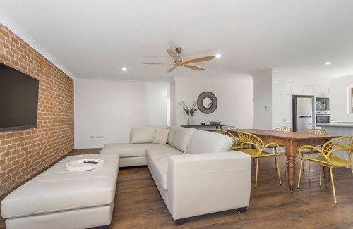 Laurieton Apartamento | Muse on Norman - Newly renovated 2 bedroom unit