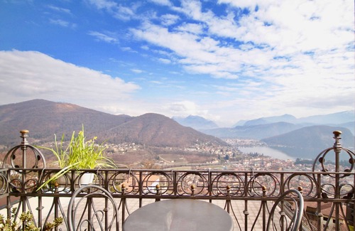 Cadegliano-Viconago Apartamento | Music apartment