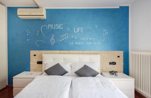 Arco Apartamento | Music & Bike, with garden and veranda + Bicycles
