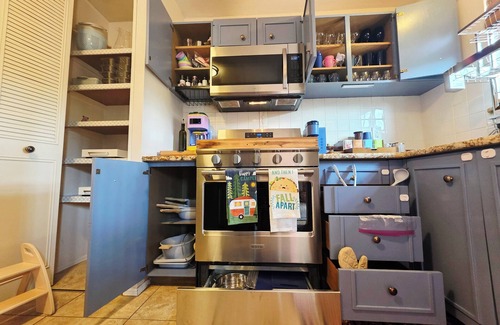 Maryland Heights Casa | Music & Memes + Arcade – 2 Min Westport, 8 Min Creve Coeur Lake + Desk + Roku TV