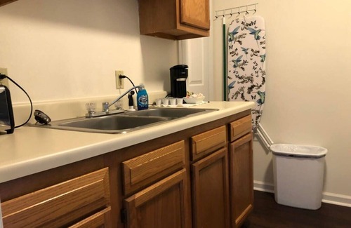 McMinnville Apartamento | Music studio getaway, close to entertainment!