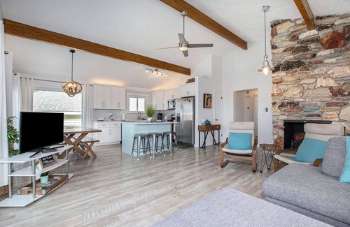 Bluffton Casa | Muskegon Beach House Oasis With Pool!